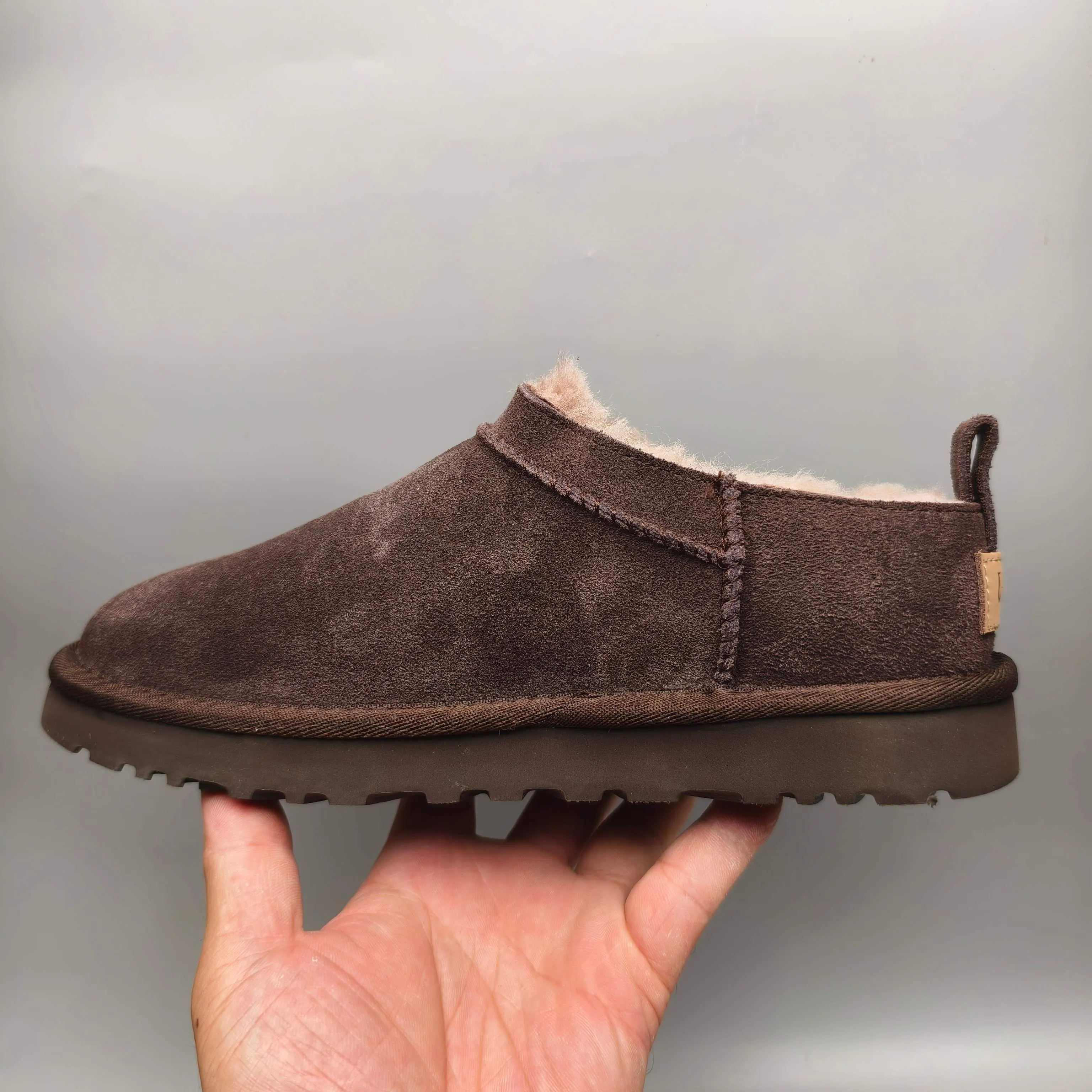 💰420 UGG sheepskin all-in-one snow boots 3891 one-legged classic women's shoes. Color: maroon, black, sand, twilight pink, chocolate. Matching sizes: 35-41